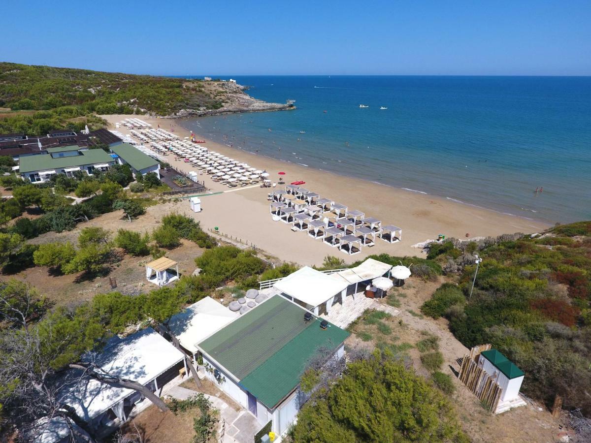 Valtur Baia Del Gusmay Beach Resort Пешичи Екстериор снимка