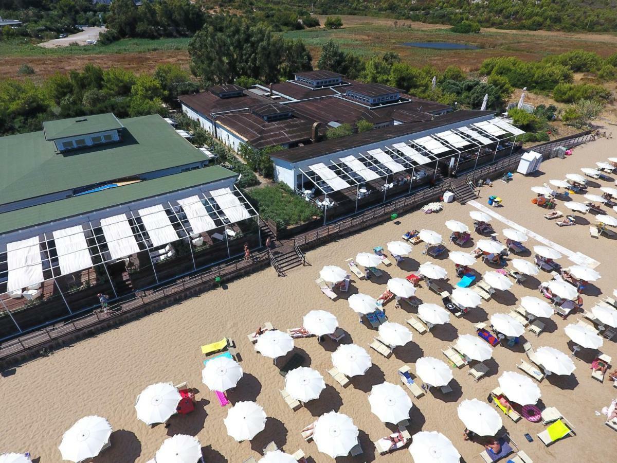 Valtur Baia Del Gusmay Beach Resort Пешичи Екстериор снимка